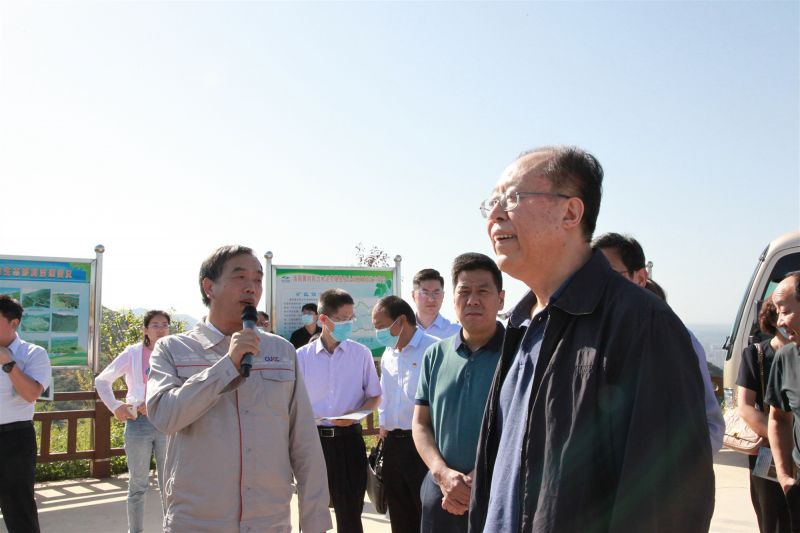 
				   
					河南省人大常委會(huì)黨組副書(shū)記、副主任馬懿一行到洛陽(yáng)黃河同力調(diào)研
				 